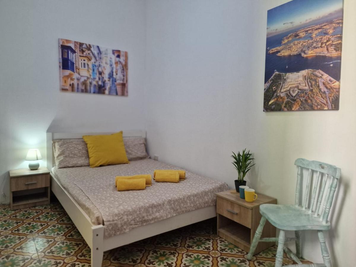 New Cosy & Bright Studio Apartment In Sliema Gzira Buitenkant foto